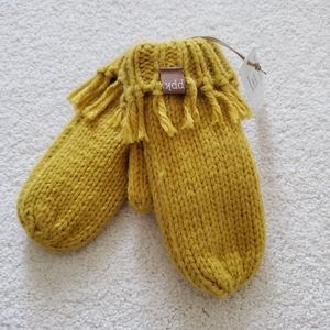 NWT Peppercorn Kids Green Fringe Lined Mittens szM/L (3-6yrs)